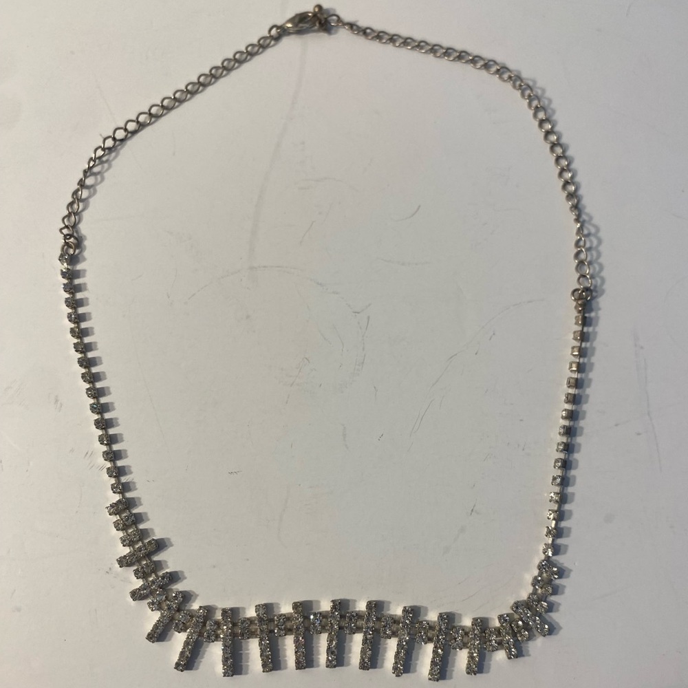 Elegant Silver Necklace with Crystal Accents